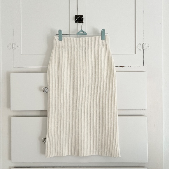 Daily Ritual Ribbed Knit Pencil Skirt in Cream | Wool Blend Size XS - Picture 4 of 6